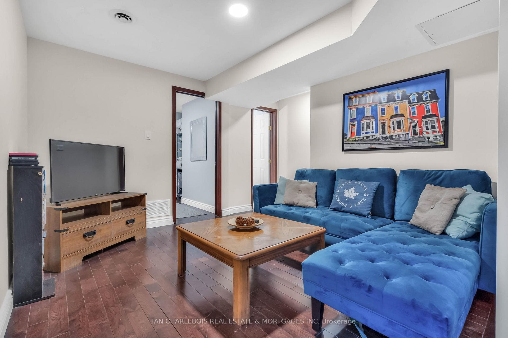 7 Rosebery Avenue Unit C photo 6