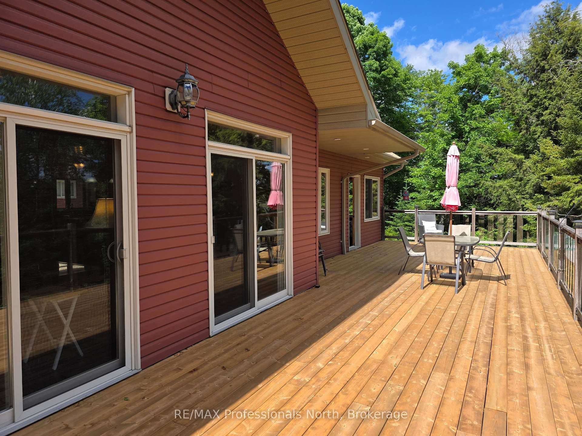 Huge Deck Overlooking the Waterfront