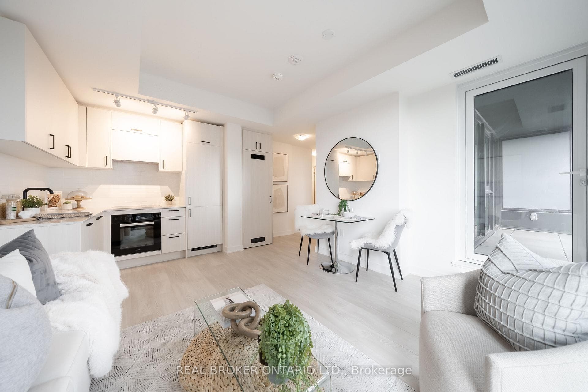 1 Quarrington Lane Unit 912 photo 9