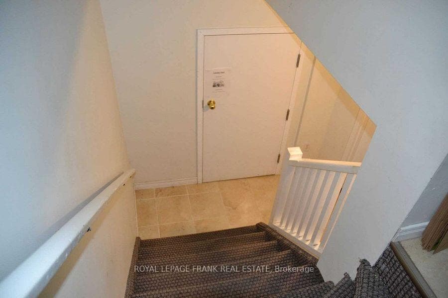 207 Rosedale Drive Unit Upper photo 16