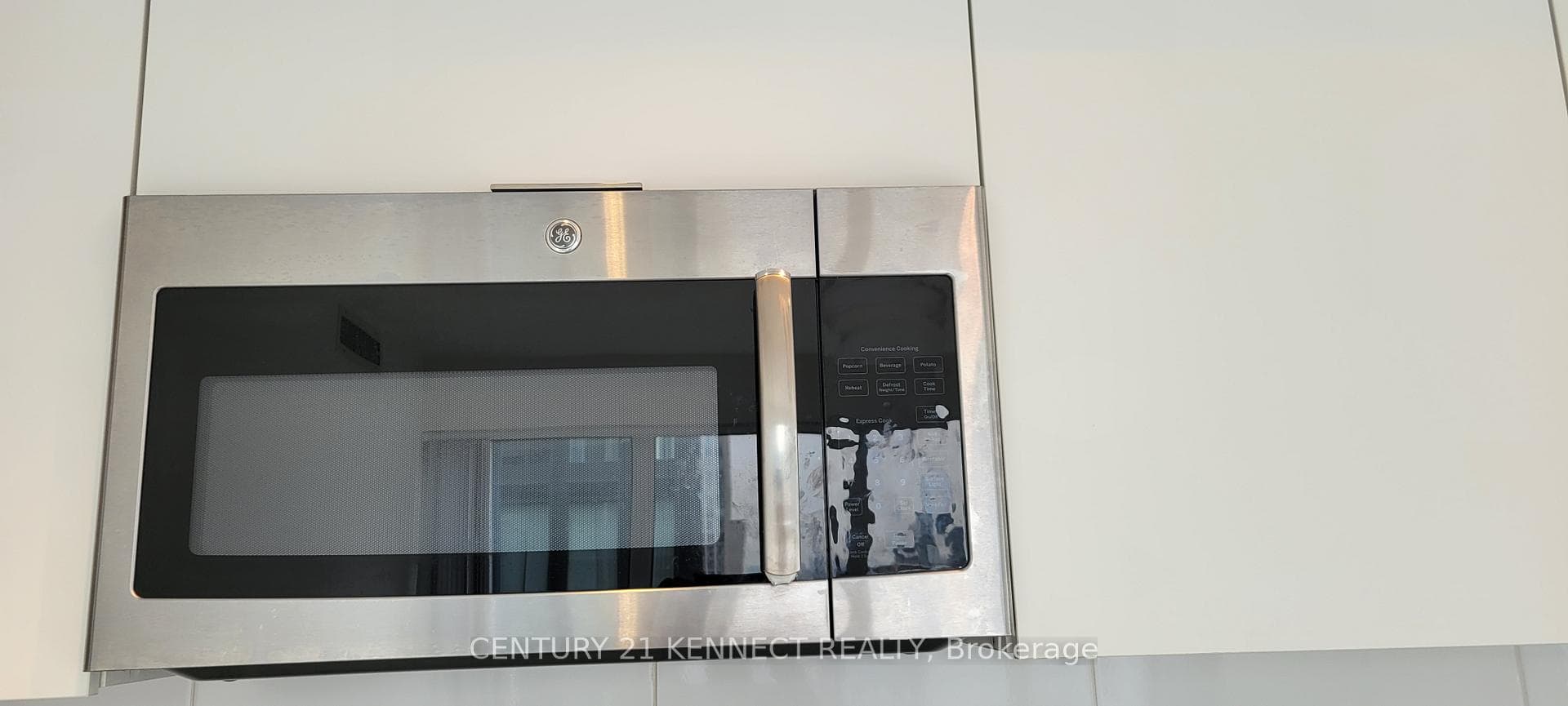68 Shuter Street Unit 2805 photo 8