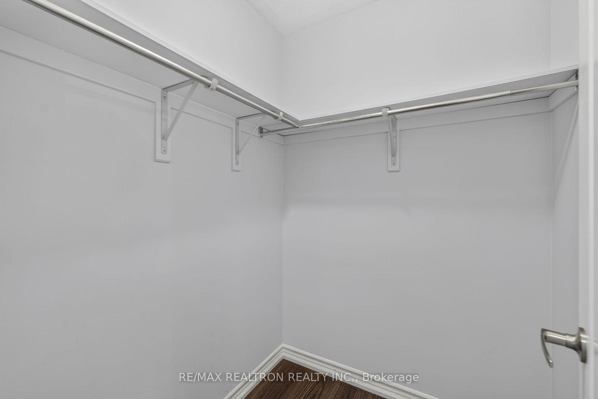 42 Cale Avenue photo 39