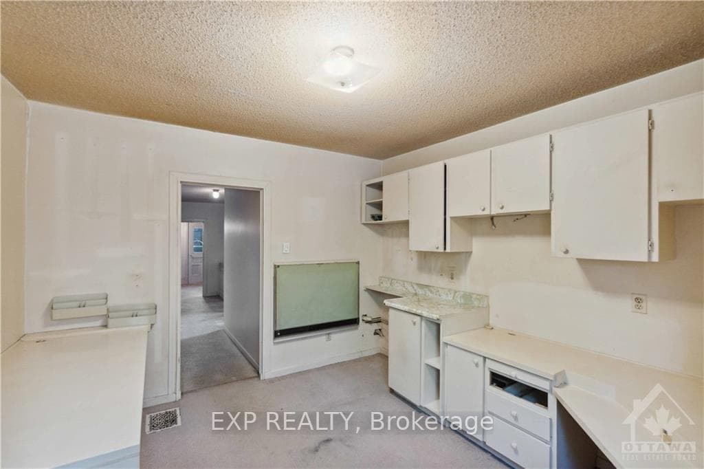 216 PERCY Street photo 19