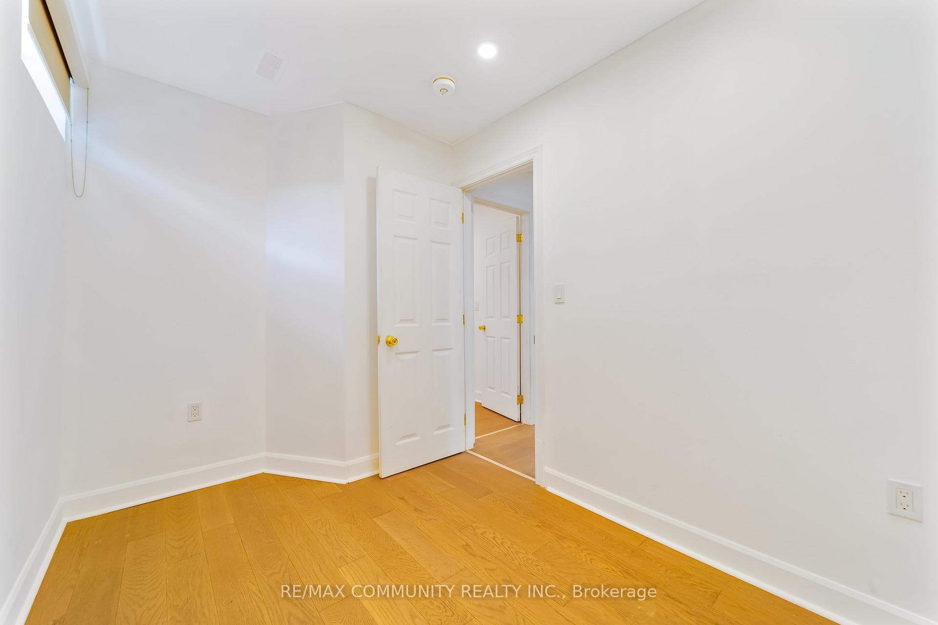 856 Kennedy Road photo 41