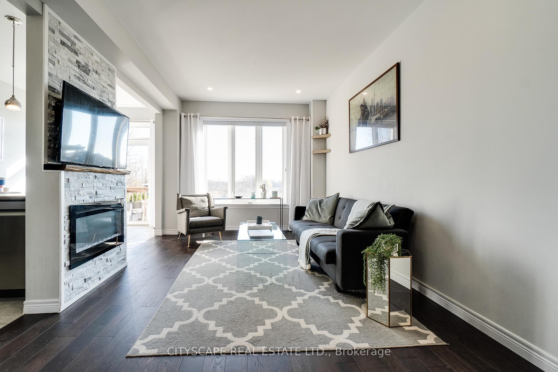 144 Hazelton Avenue photo 8