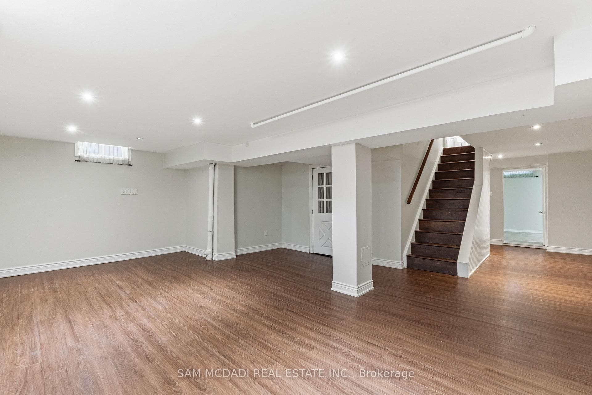 6643 Mockingbird Lane photo 35