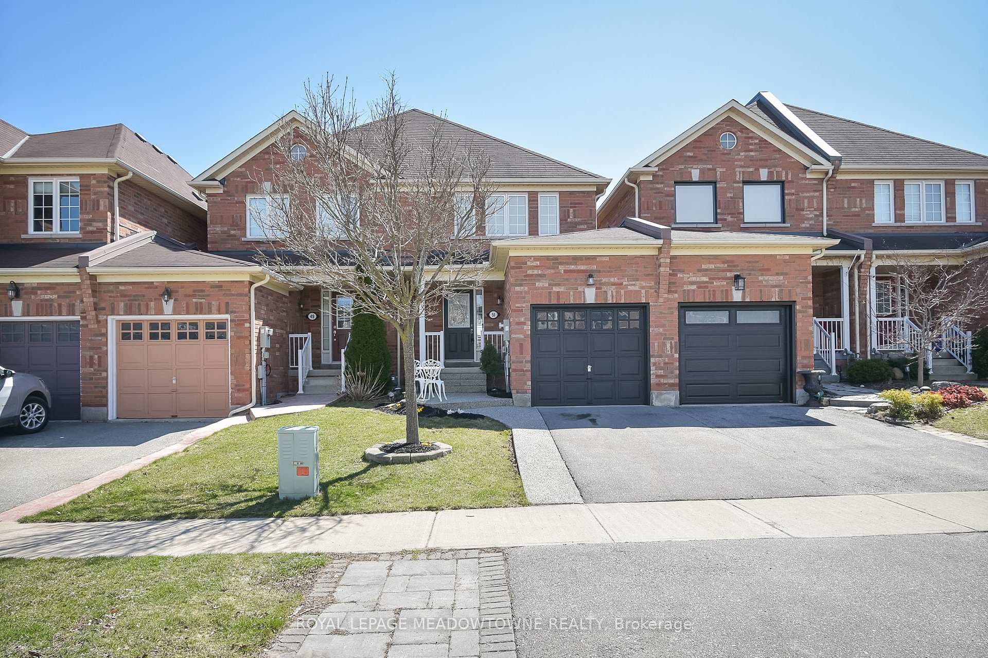 51 Mowat Crescent photo 1