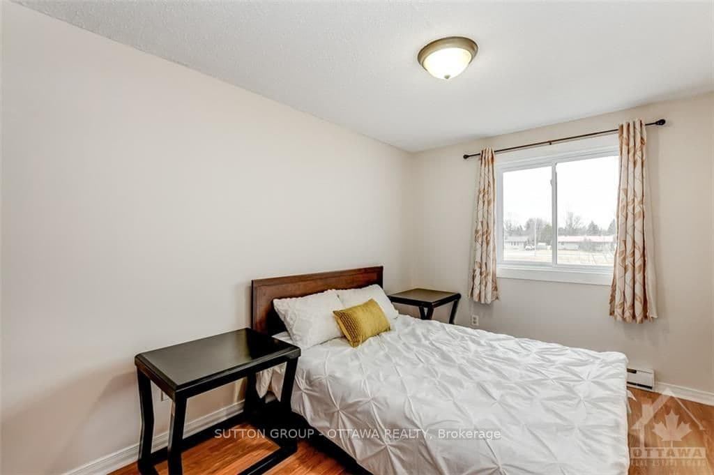 28 WOODVALE Unit A photo 19