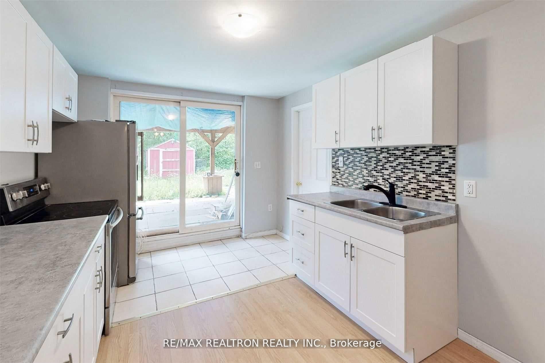 1250 Dartmoor Street Unit #Lower photo 5