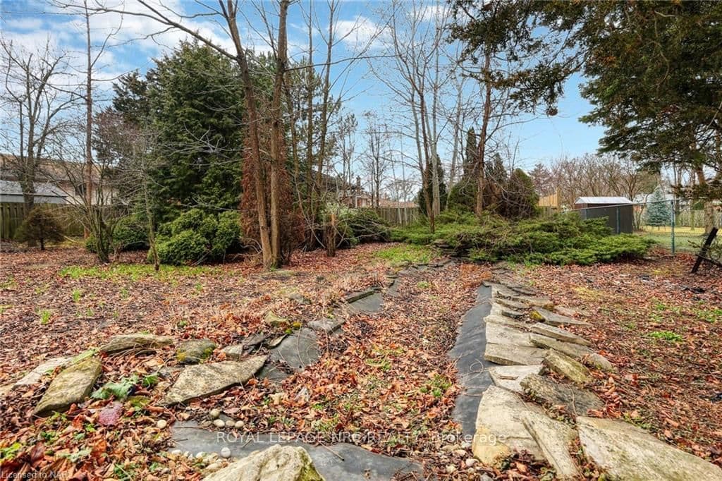 5723 MONTROSE Road photo 6