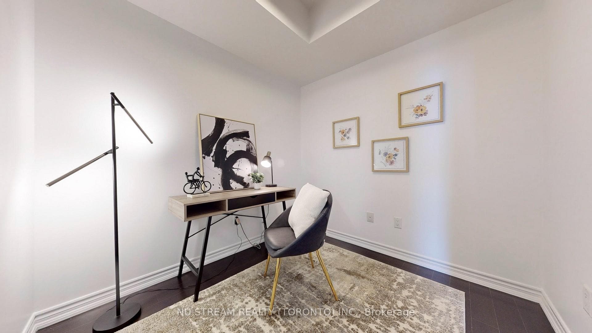 386 Yonge Street Unit 4812 photo 12
