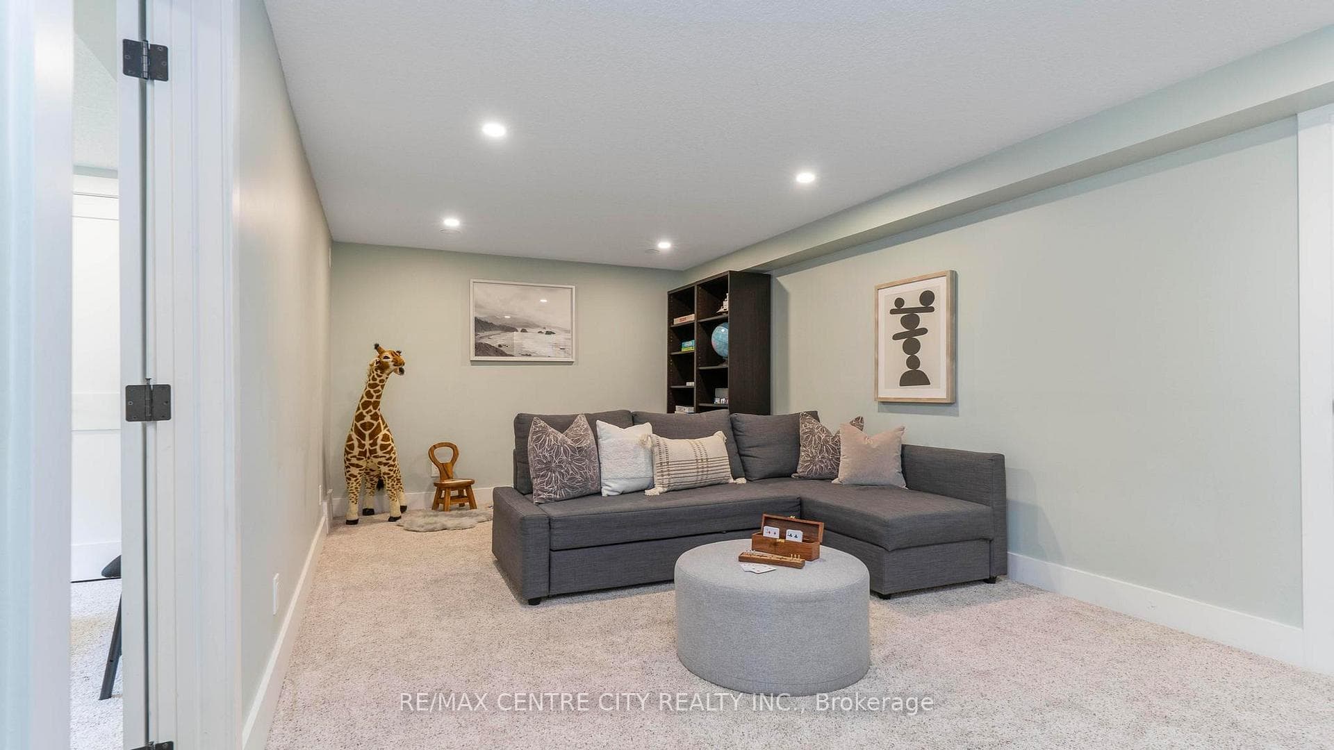 139 Garland Lane photo 24