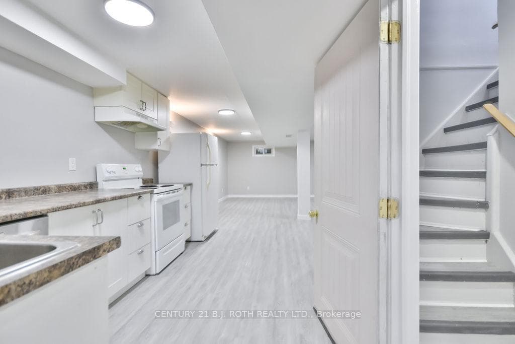 47 Stewart Avenue photo 23