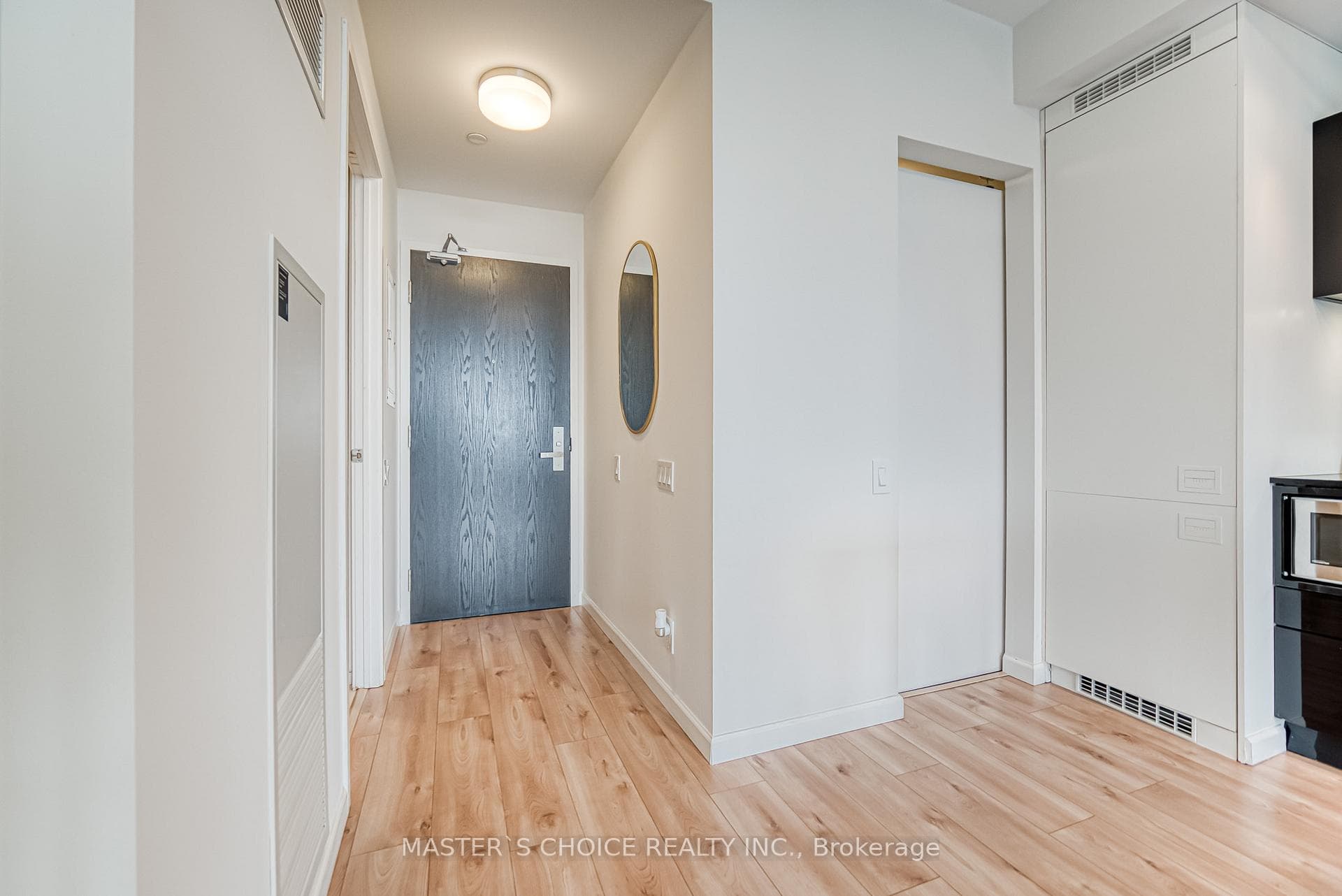 125 Peter Street Unit 2806 photo 3