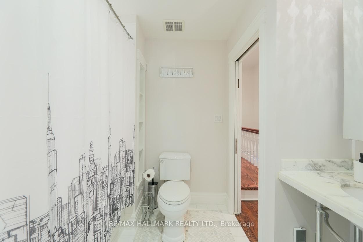 239 Bain Avenue photo 22