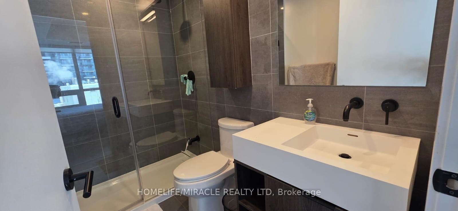 108 Peter Street Unit 1306 photo 12