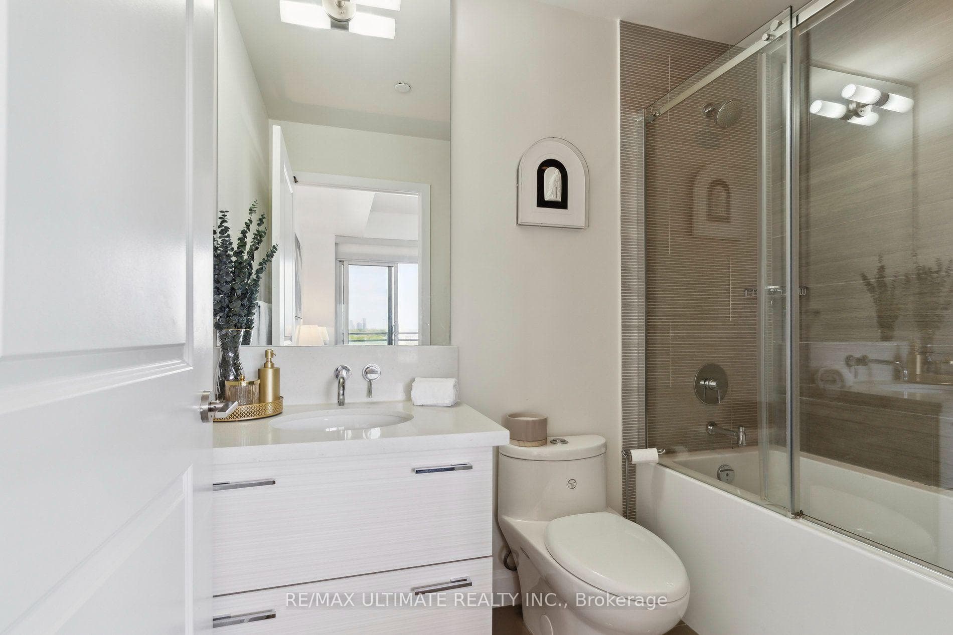 33 Shore Breeze Drive Unit 1003 photo 18