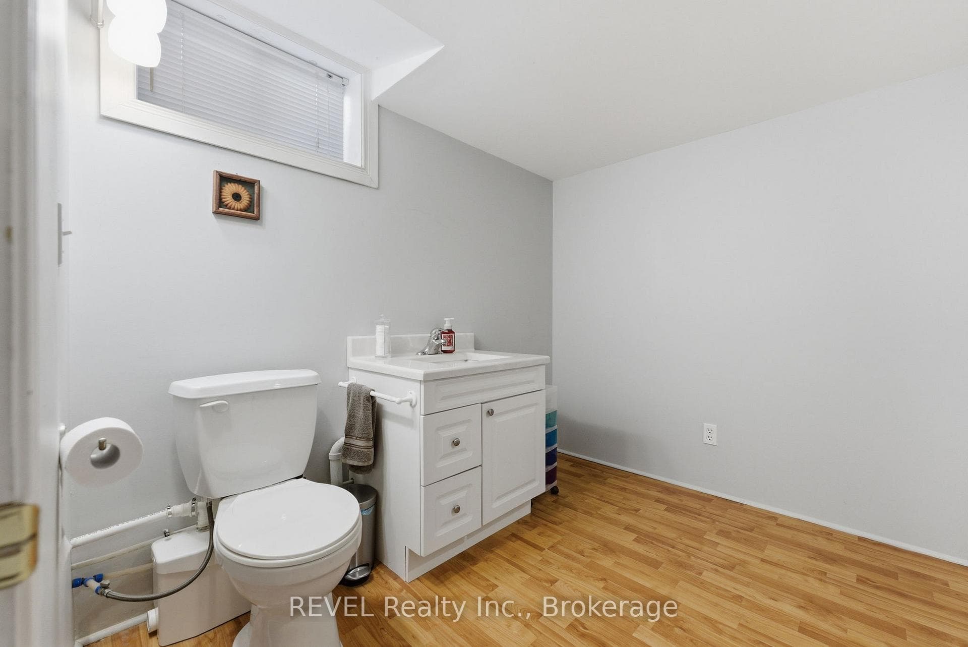 BASEMENT BEDROOM ENSUITE BATHROOM 2PC