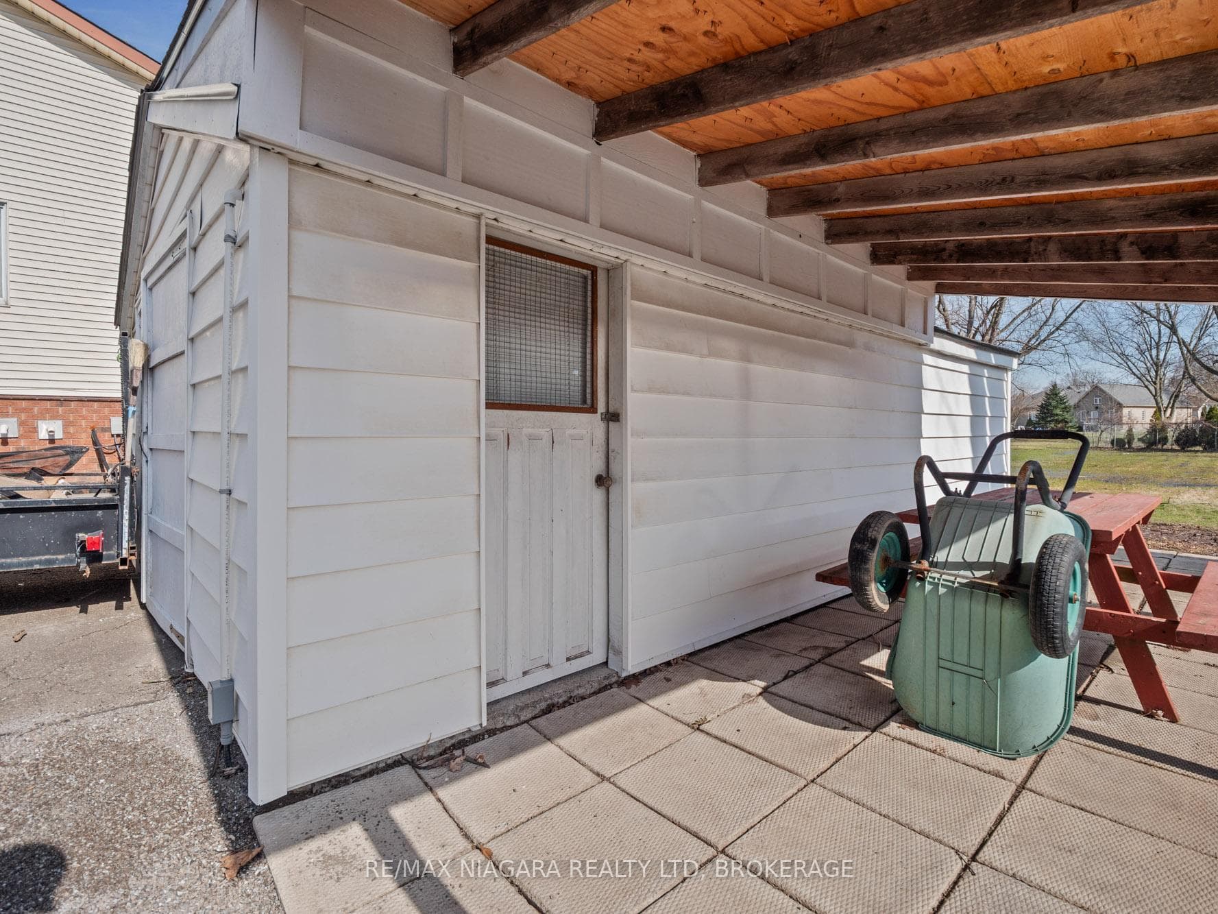 single detached garage