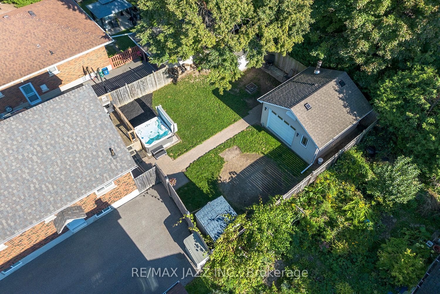 311 Currie Avenue photo 33