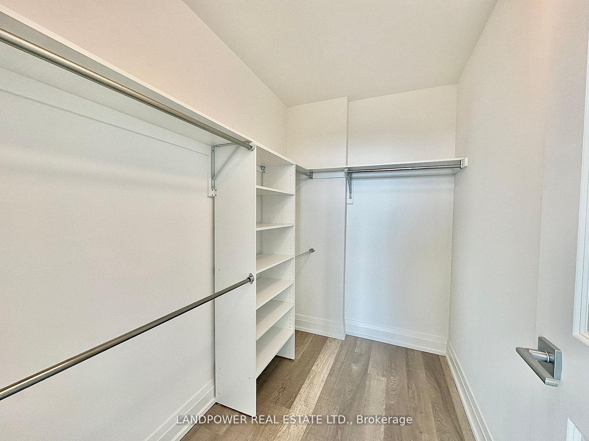 7167 Yonge Street Unit 1109 photo 6