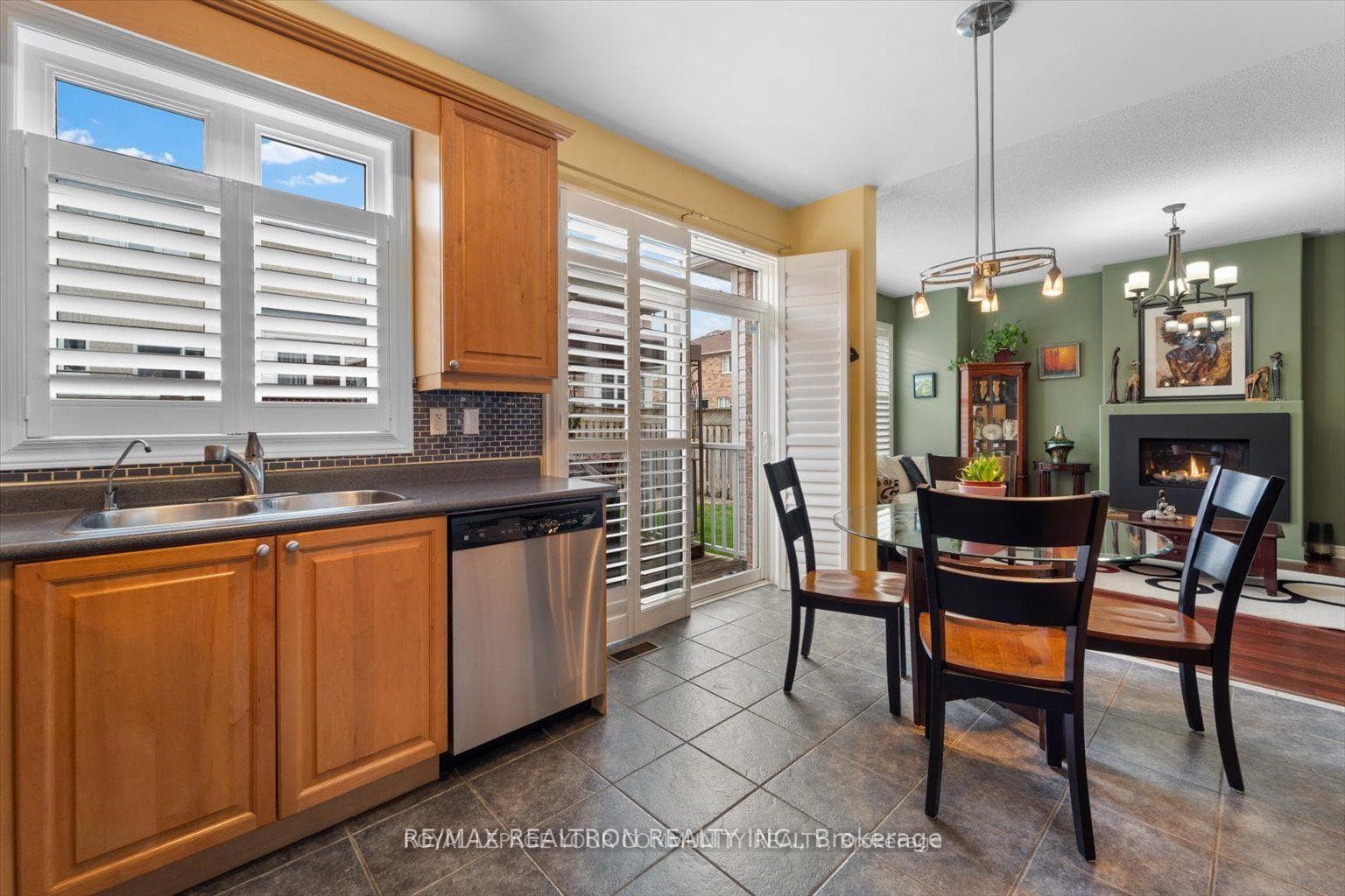 194 Gail Parks Crescent photo 14
