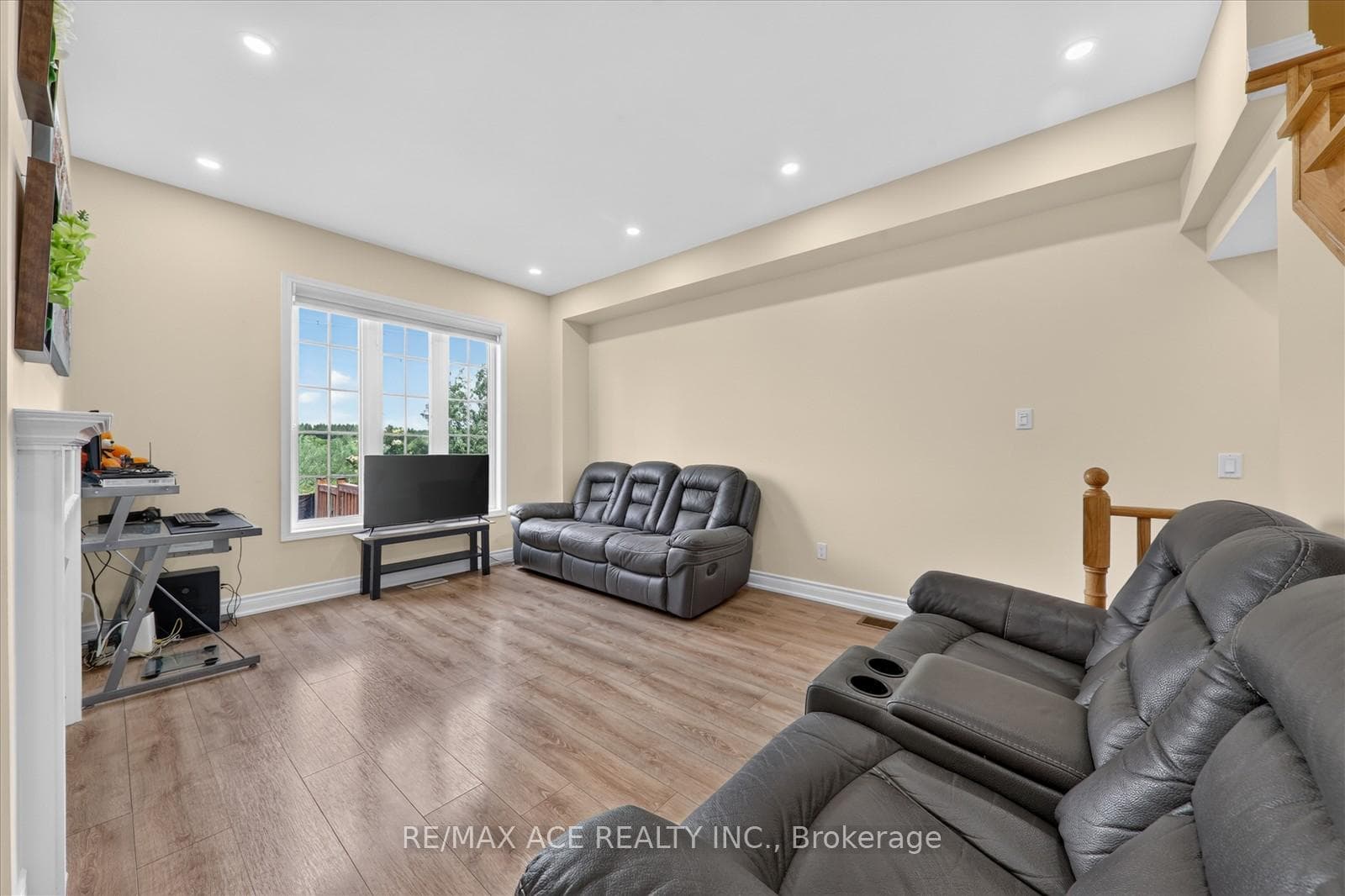 28 Hurst Drive photo 15