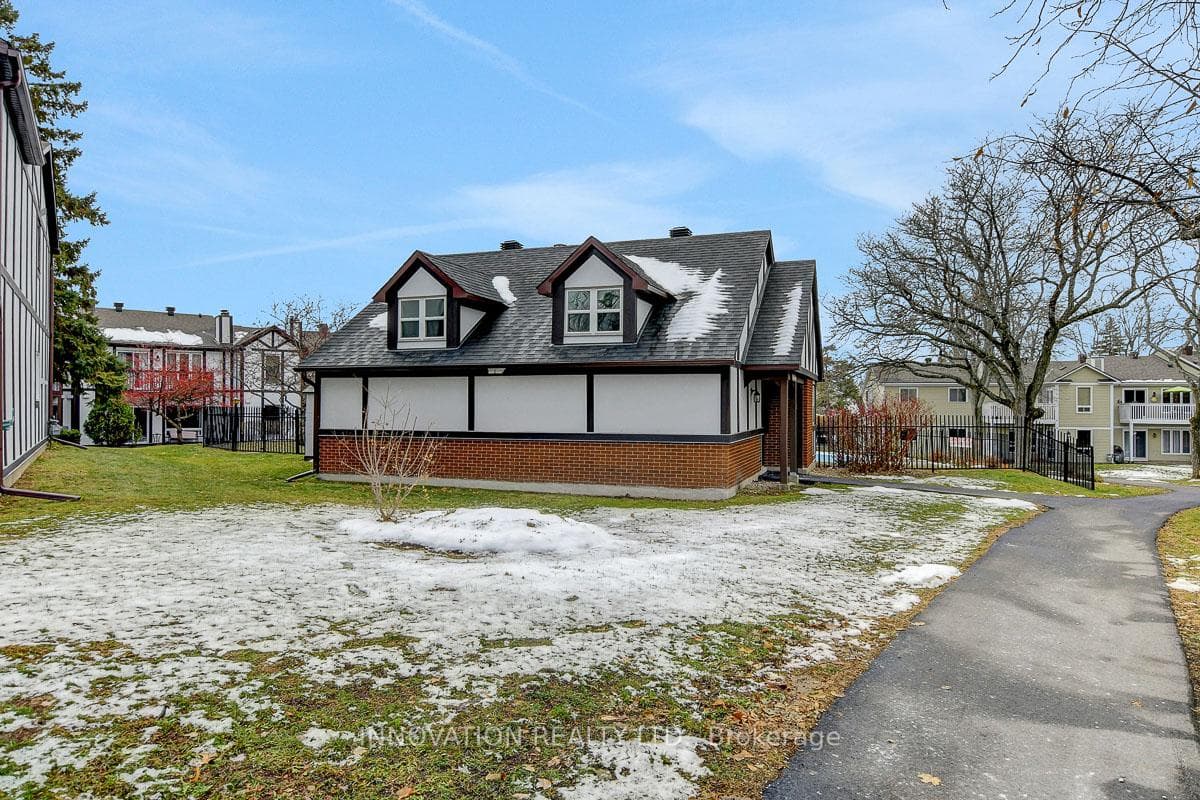 216 Equestrian Drive Unit B photo 36