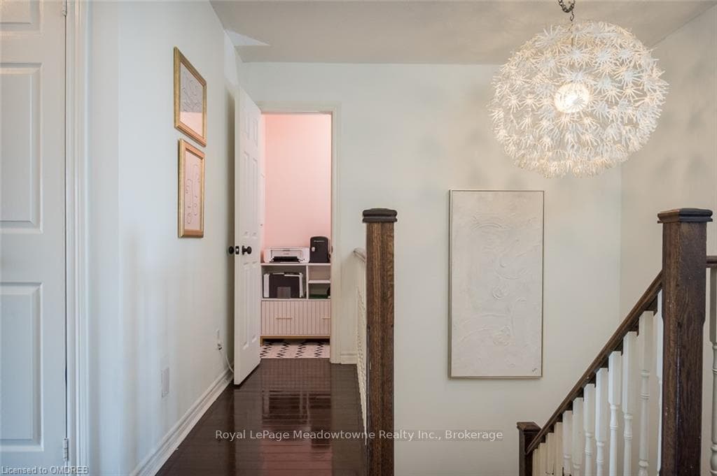 319 HOBBS Crescent photo 18