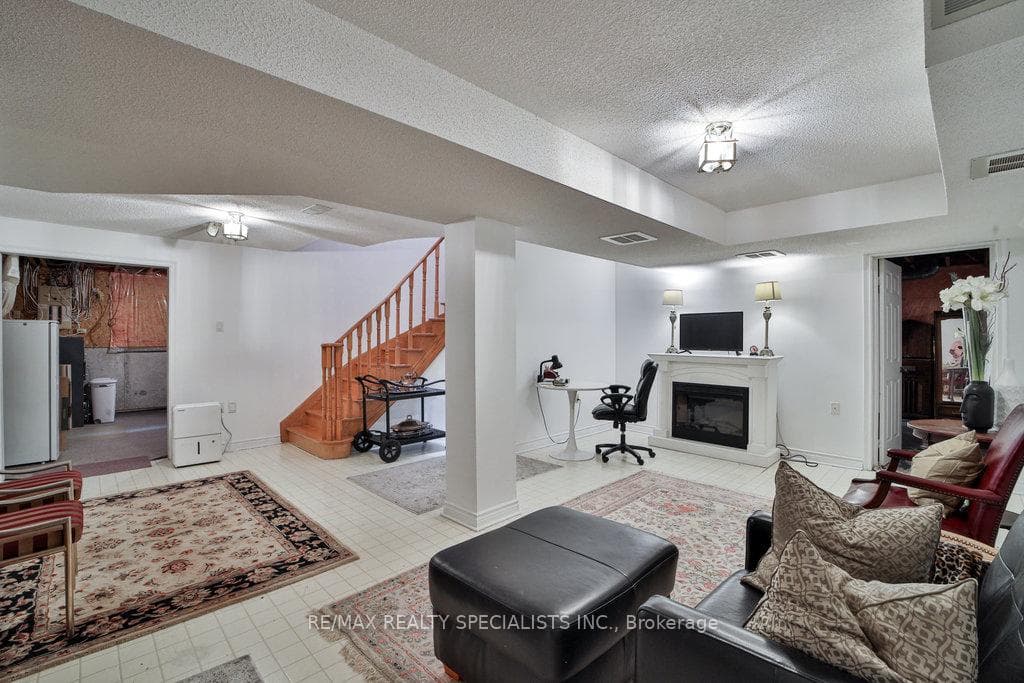 56 Glenayr Road photo 31