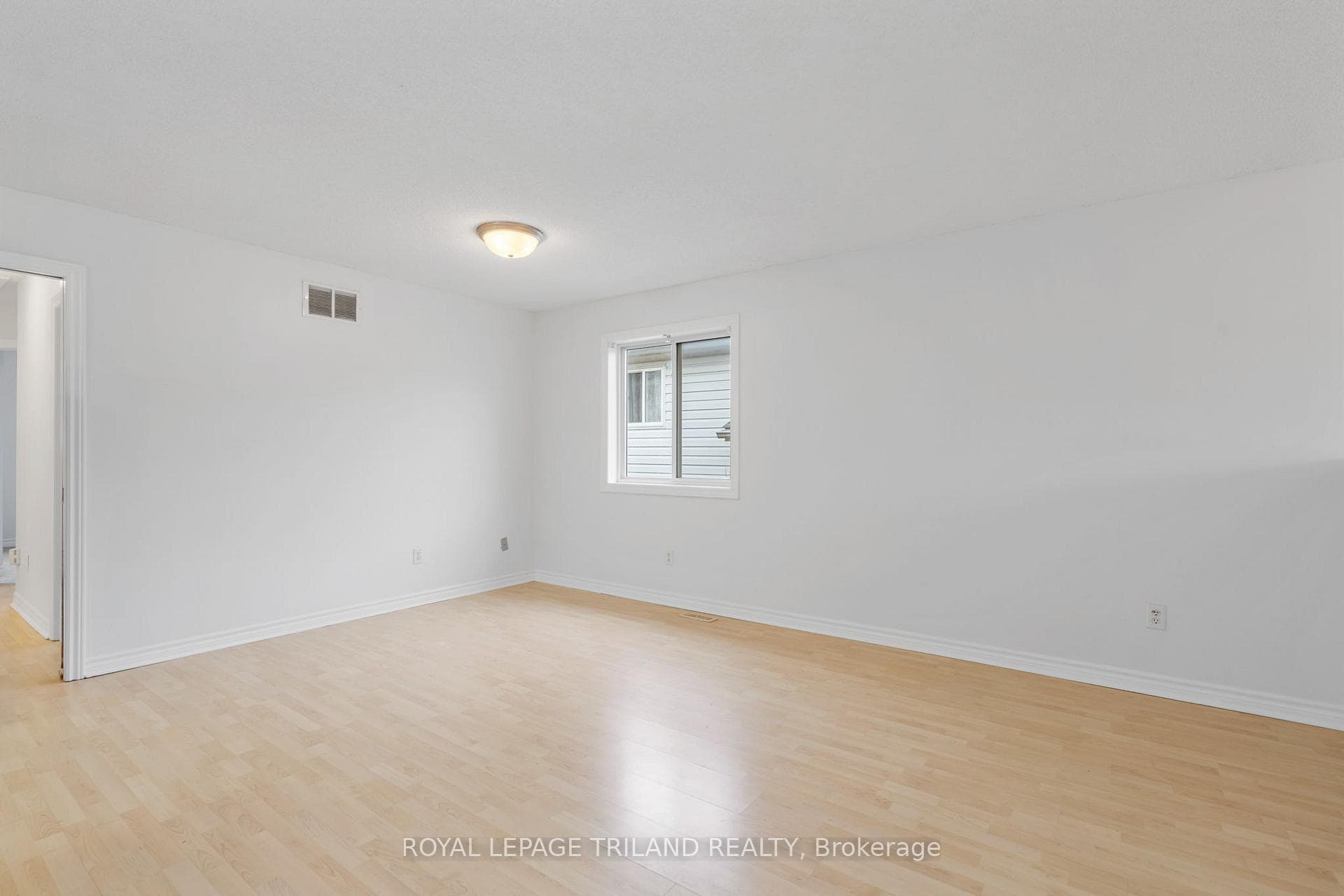 1024 Blythwood Road photo 4