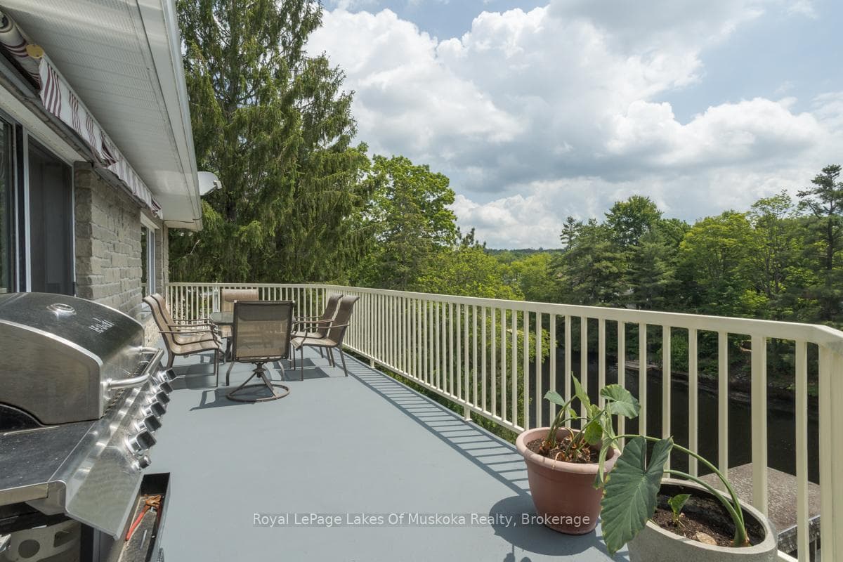 110 Dill Street photo 8