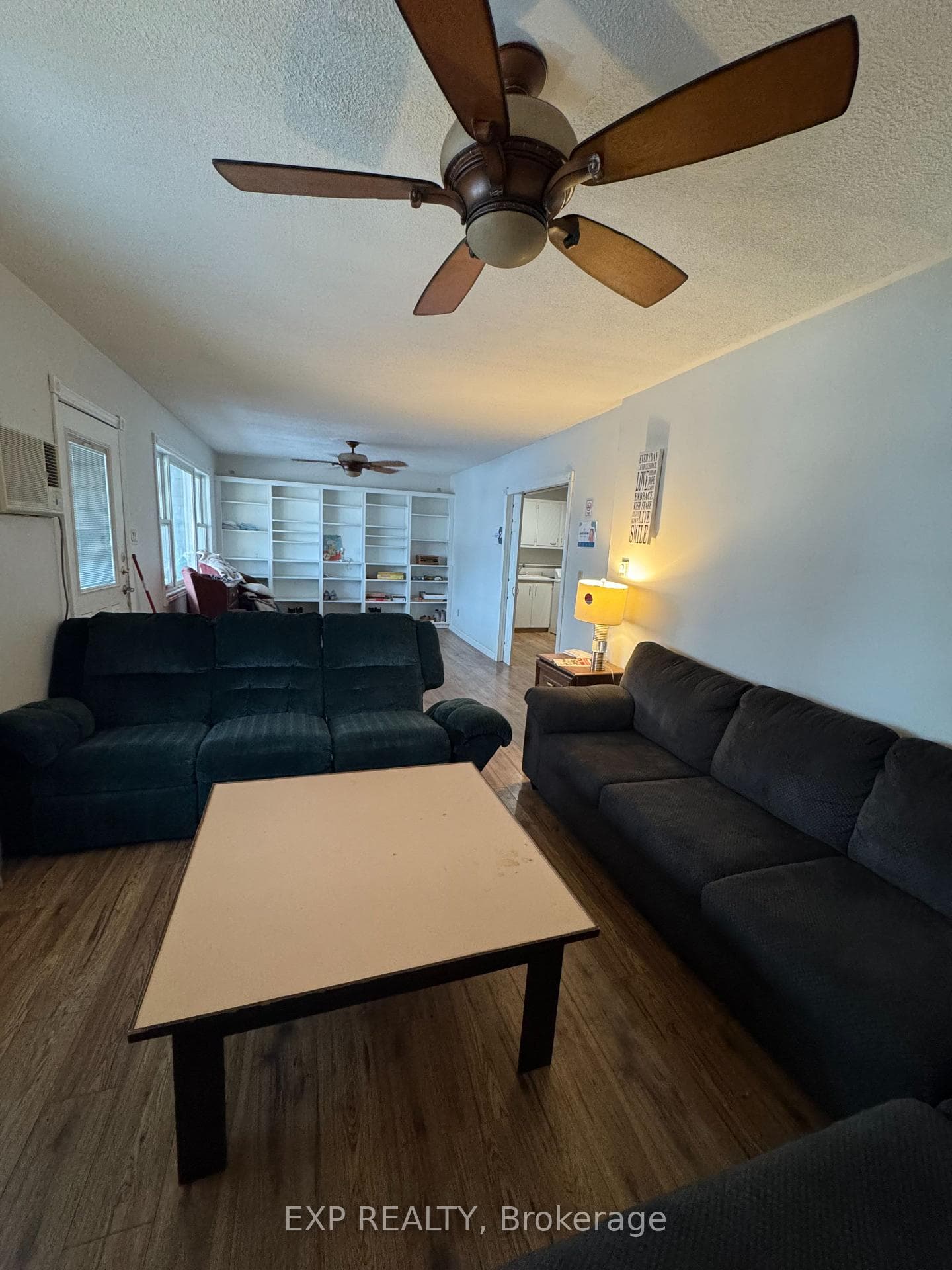 612 Romaine Street photo 5
