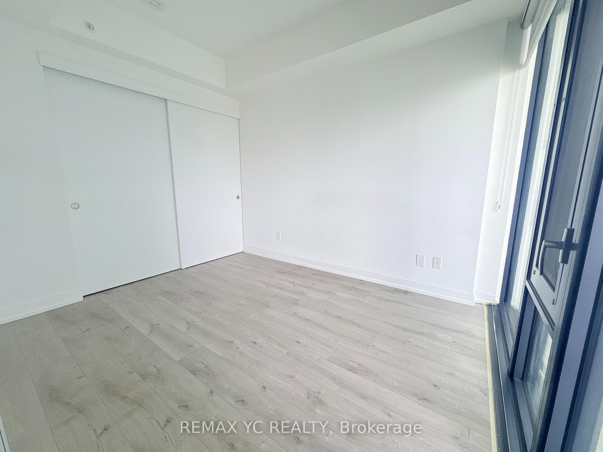 161 Roehampton Avenue Unit 2009 photo 8