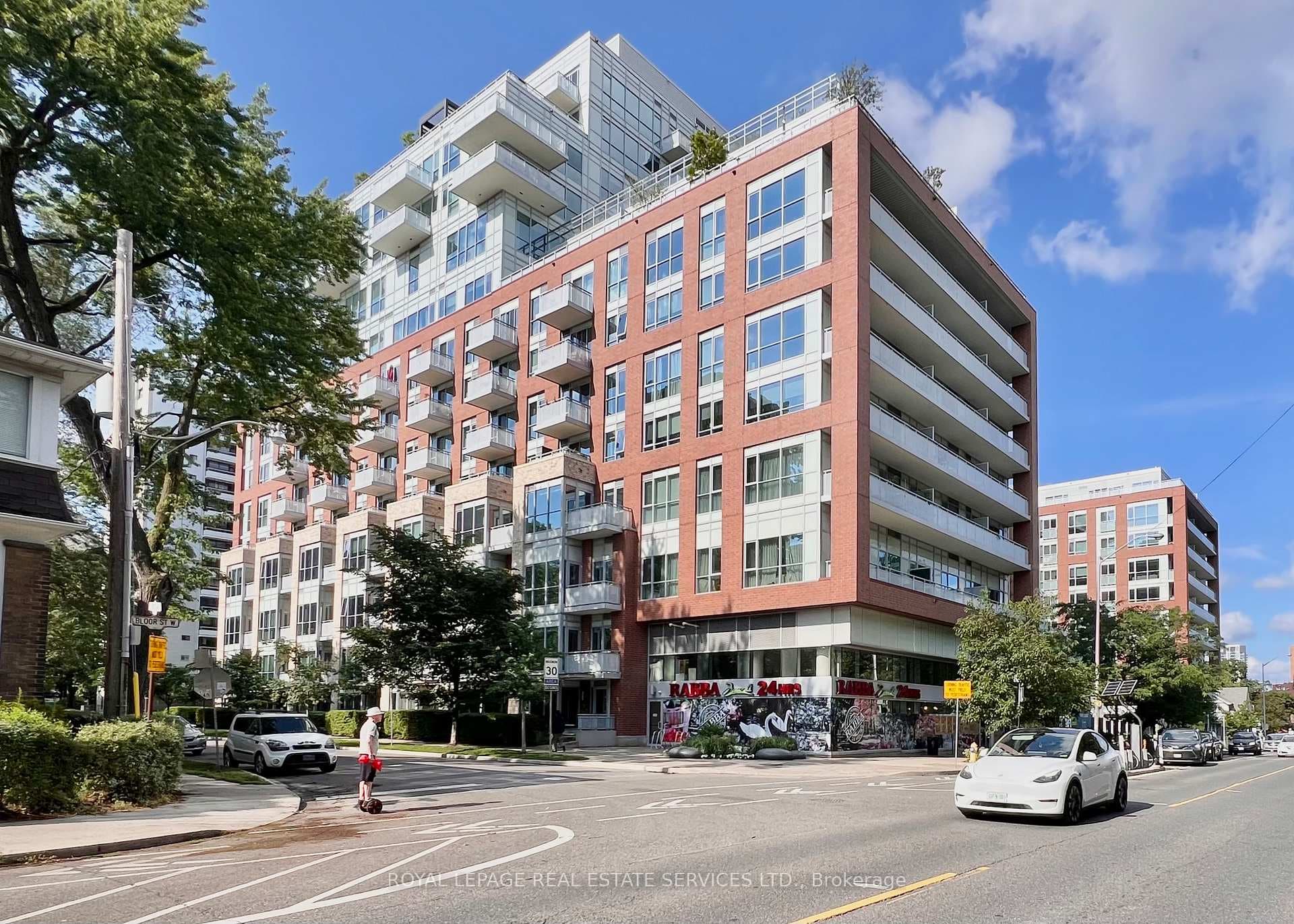 1830 Bloor Street Unit 1117 photo 46