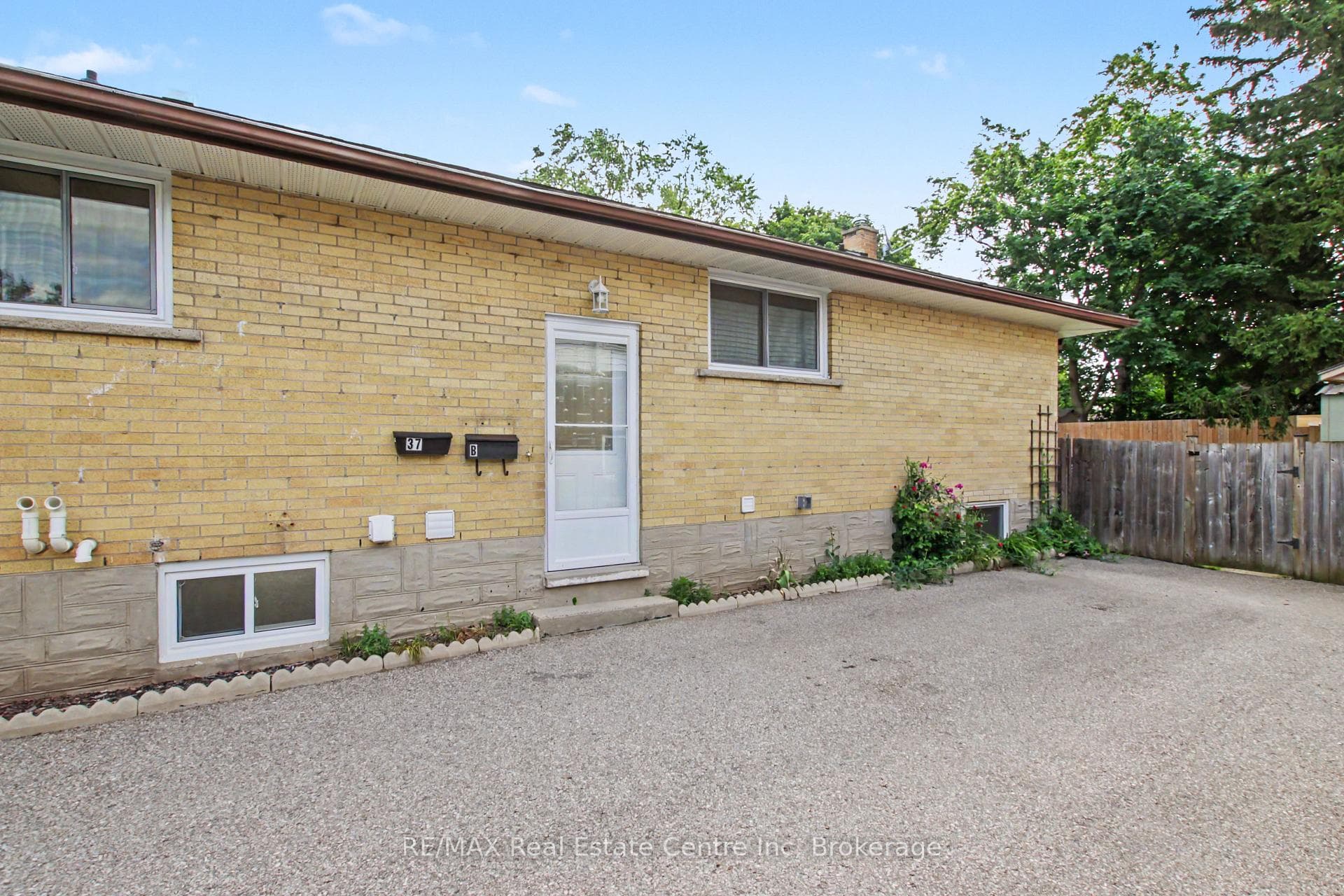 37 Ottawa Crescent photo 19