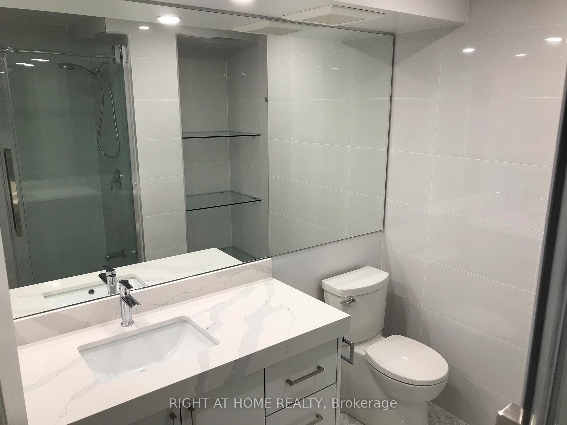 271 Ridley Boulevard Unit 607 photo 7