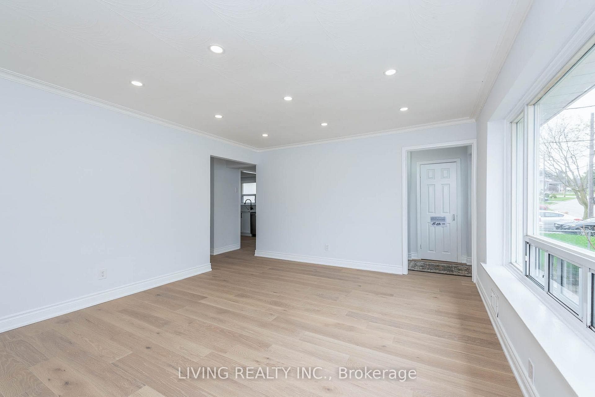43 Ridge Point Crescent photo 9