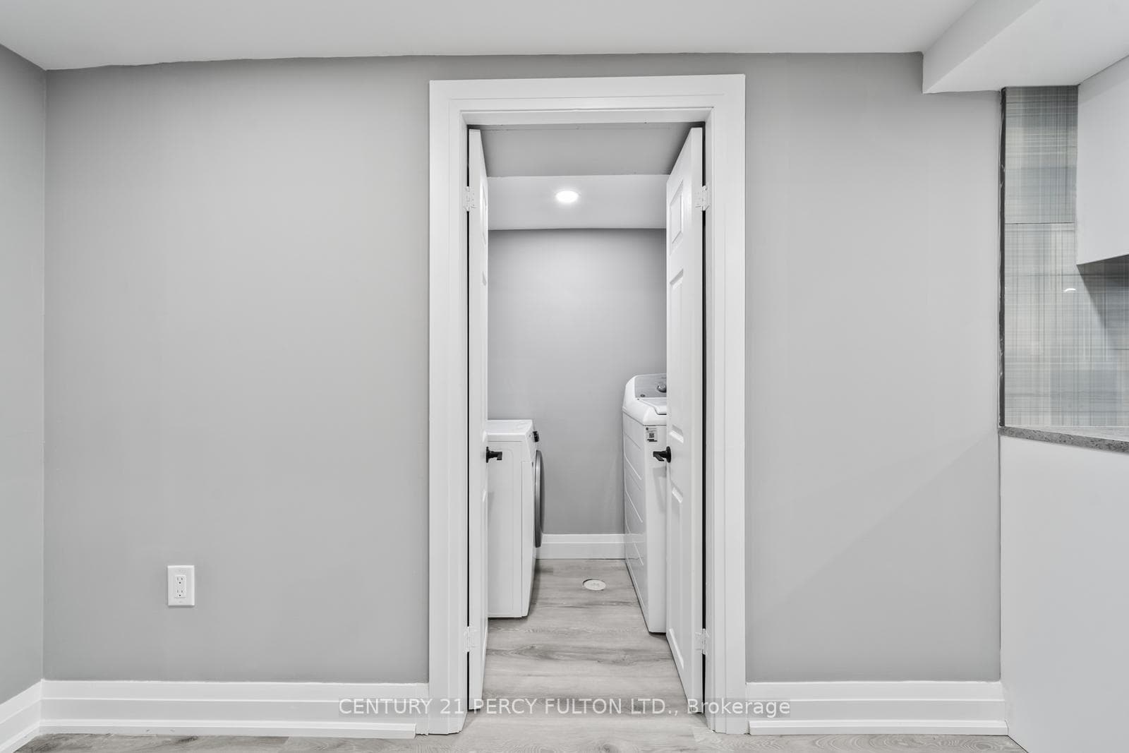 121 Whitburn Street Unit Lower photo 22
