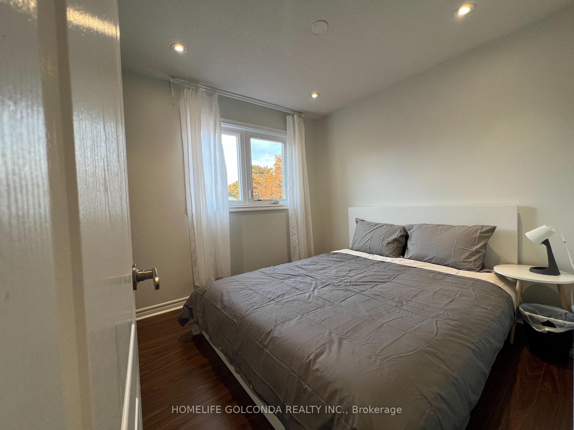 172 Stephenson Crescent photo 12