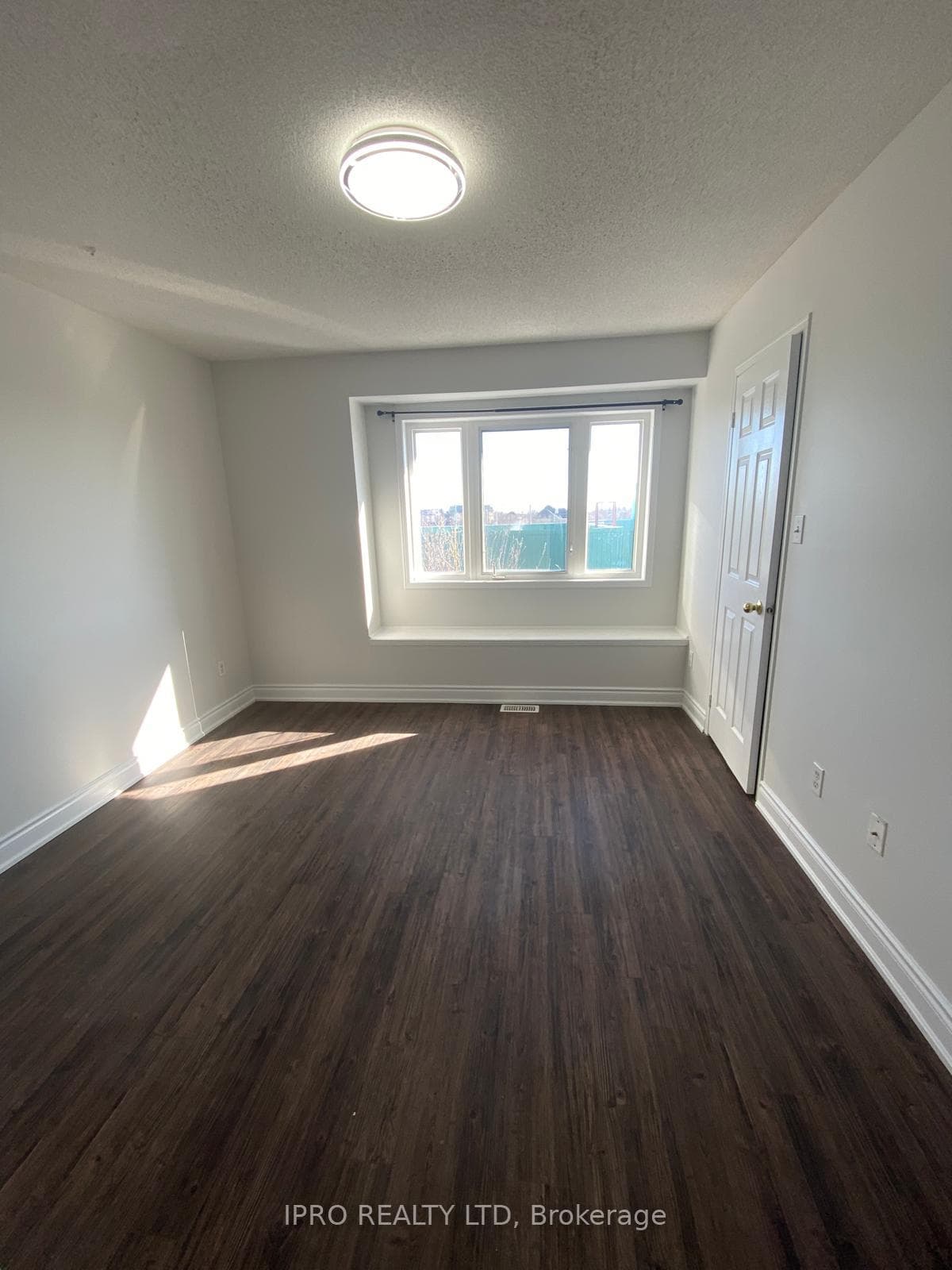 3414 Redpath Circle photo 7