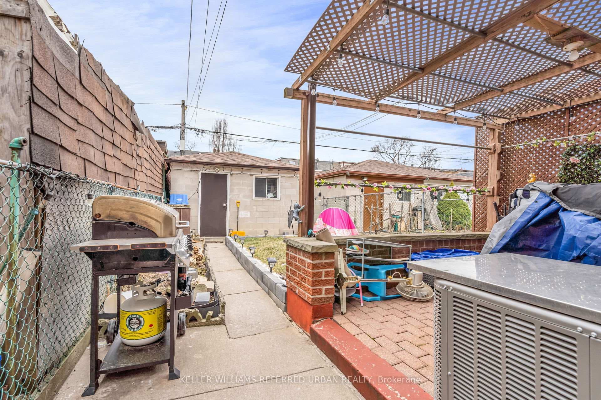 826 Ossington Avenue photo 41