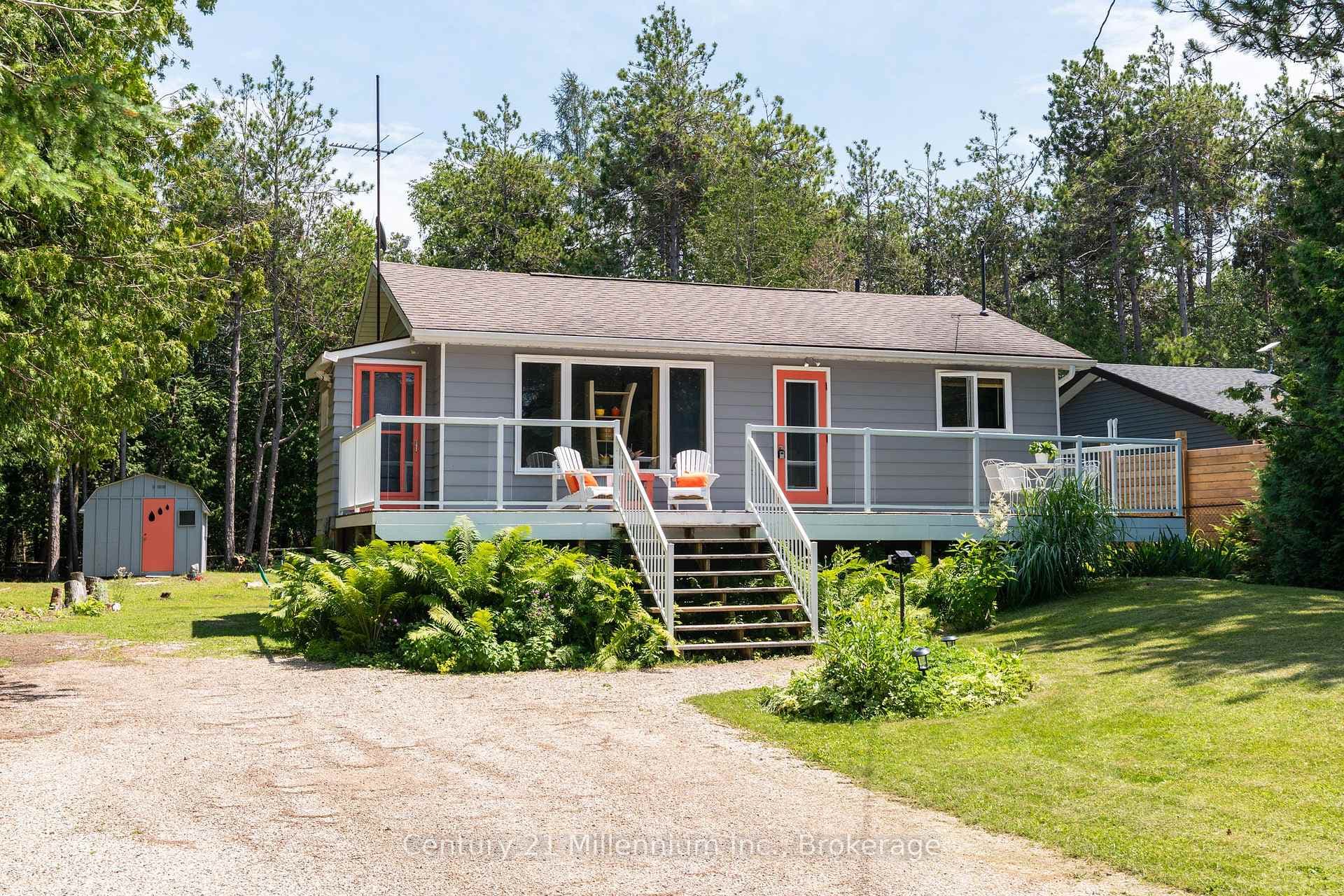 553 Bay Street photo 12