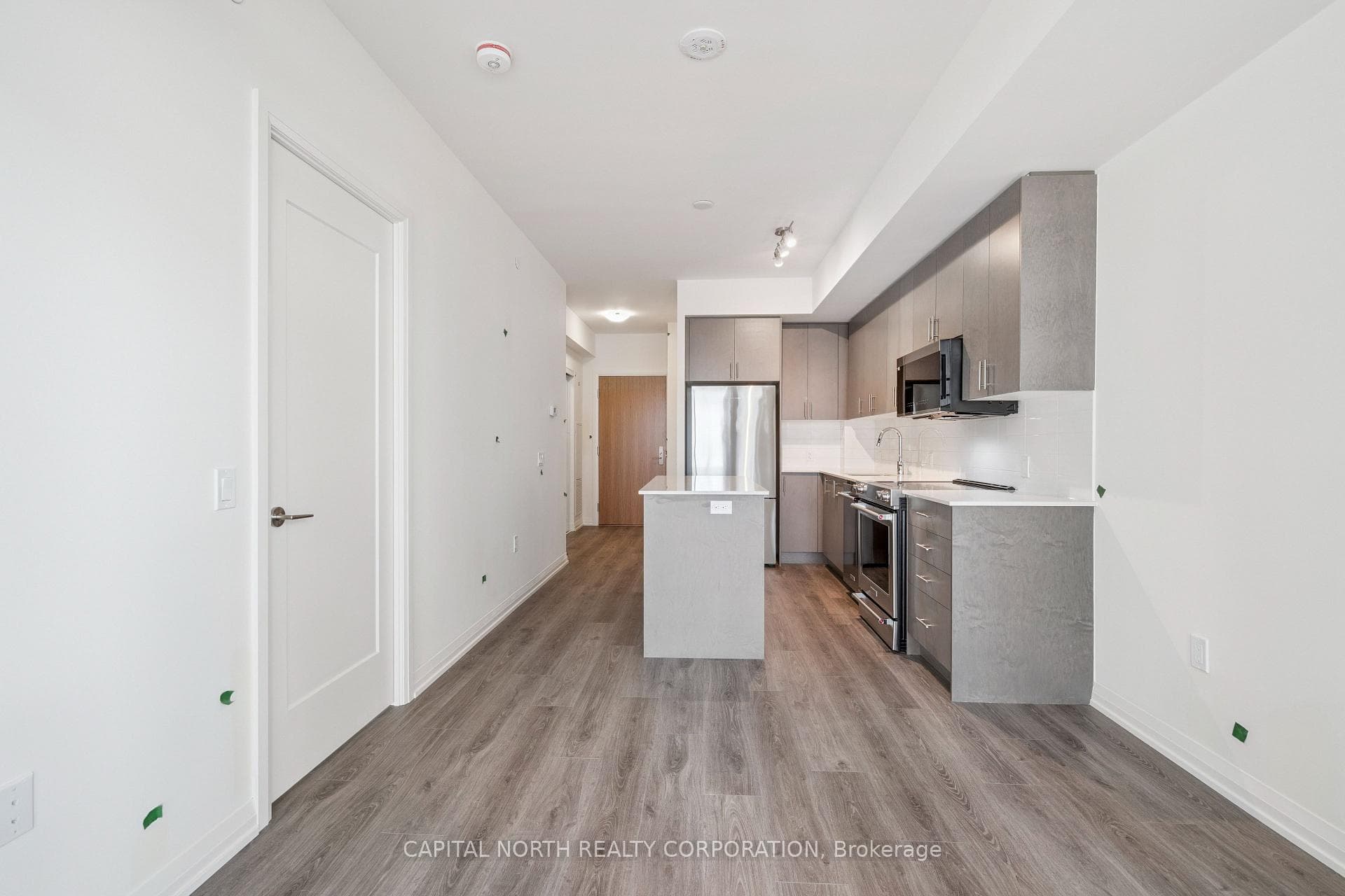 8960 Jane Street Unit 815 photo 15