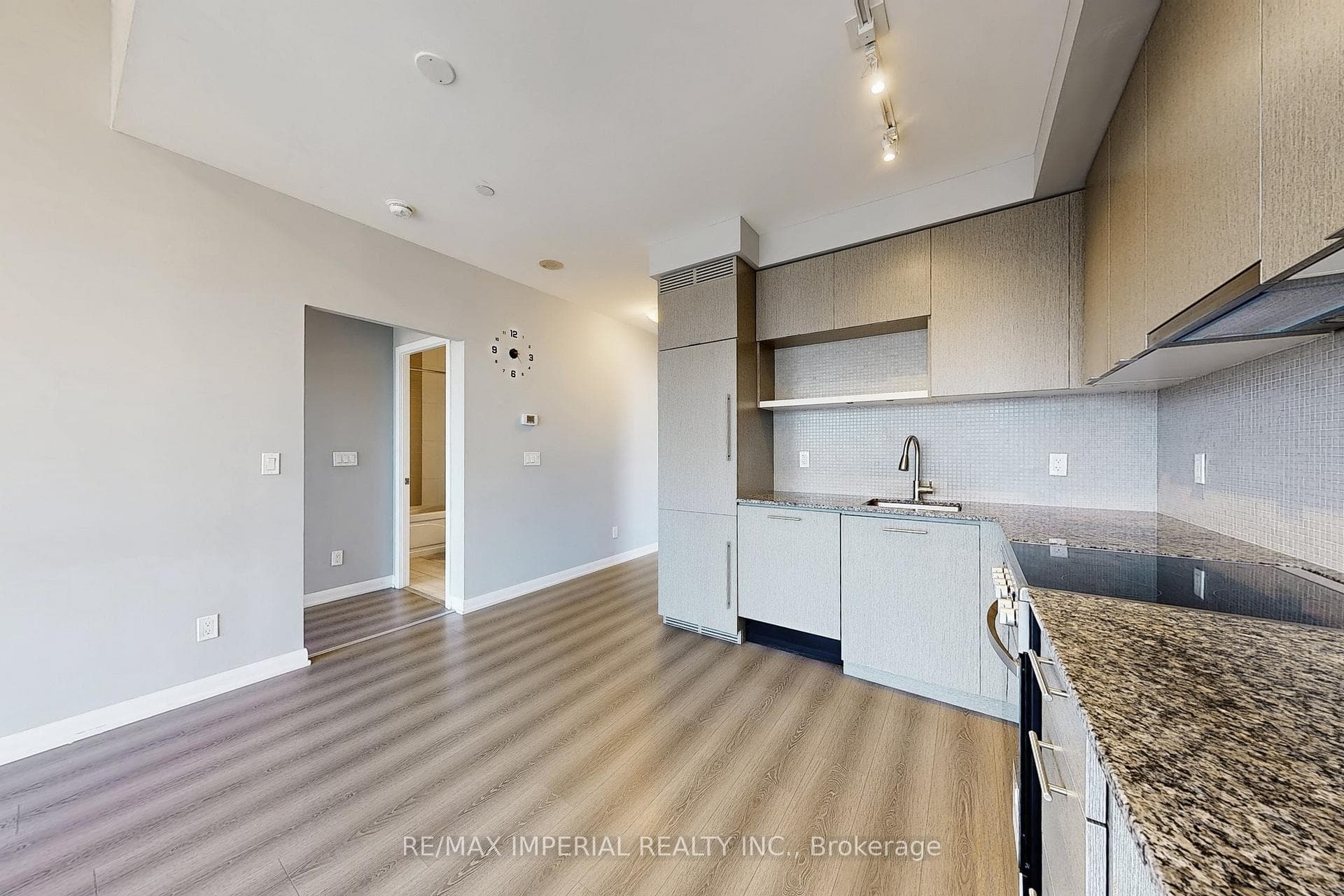 435 Richmond Street Unit Ph104 photo 13
