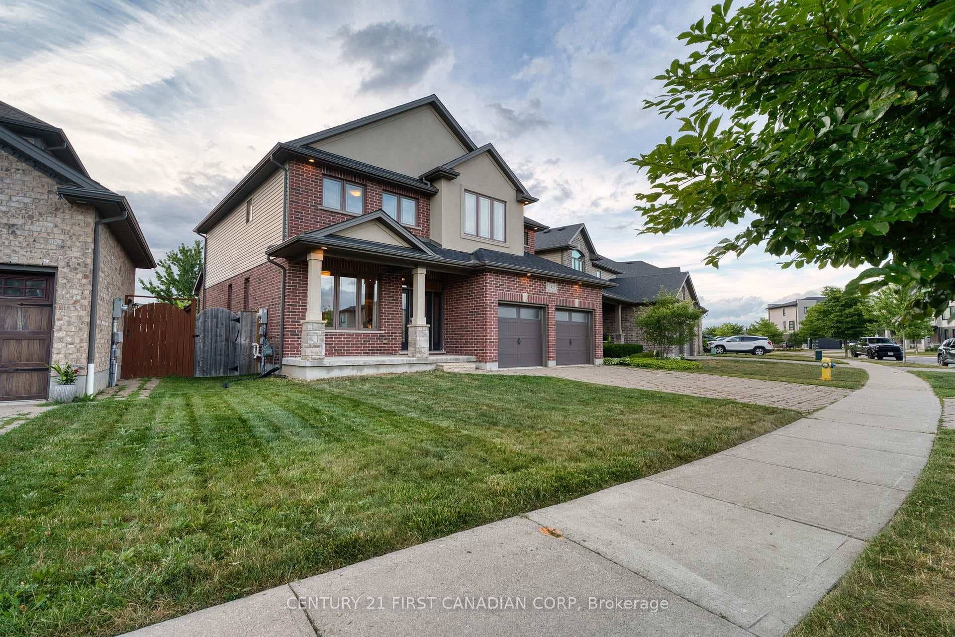 3429 Singleton Avenue photo 3