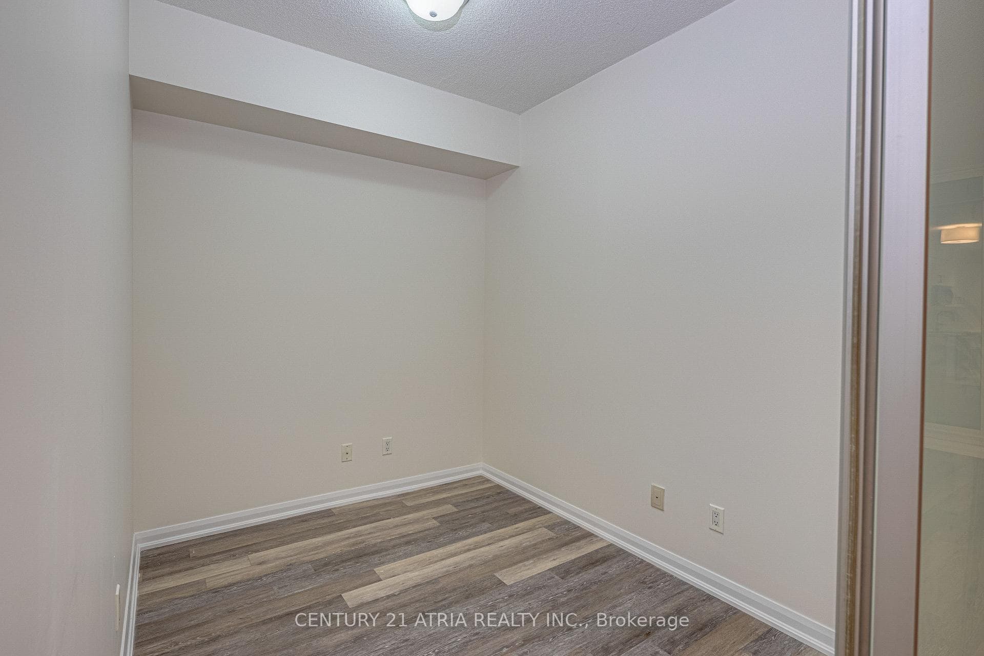 111 Elizabeth Street Unit 1117 photo 12
