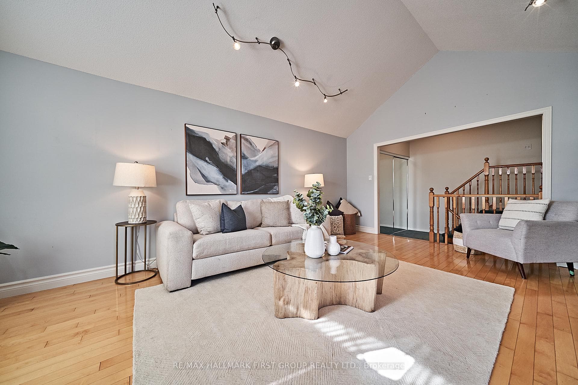 996 Deer Valley Drive photo 3