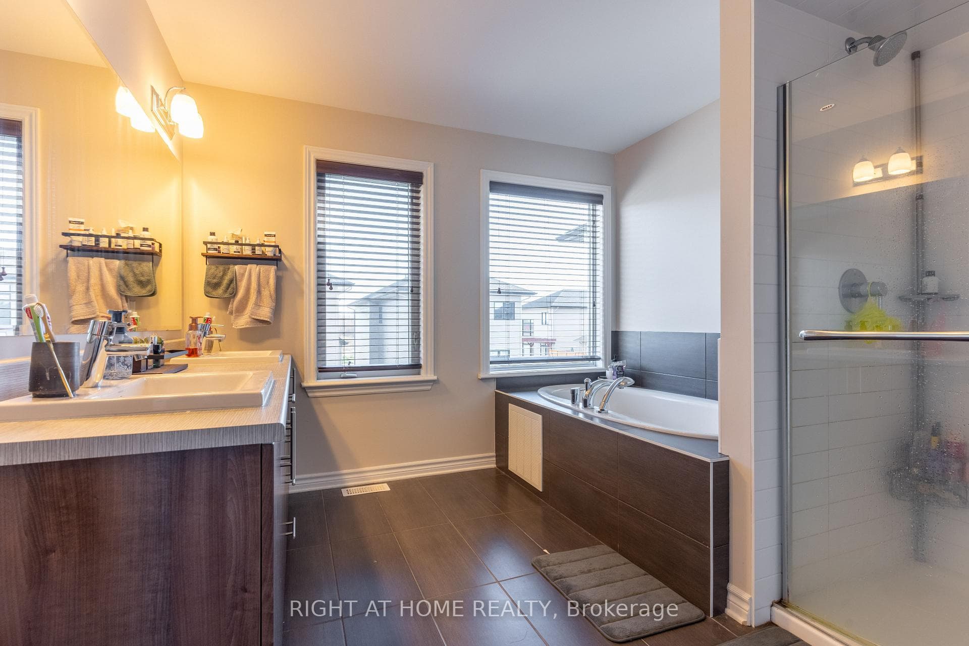 Mast Ensuite