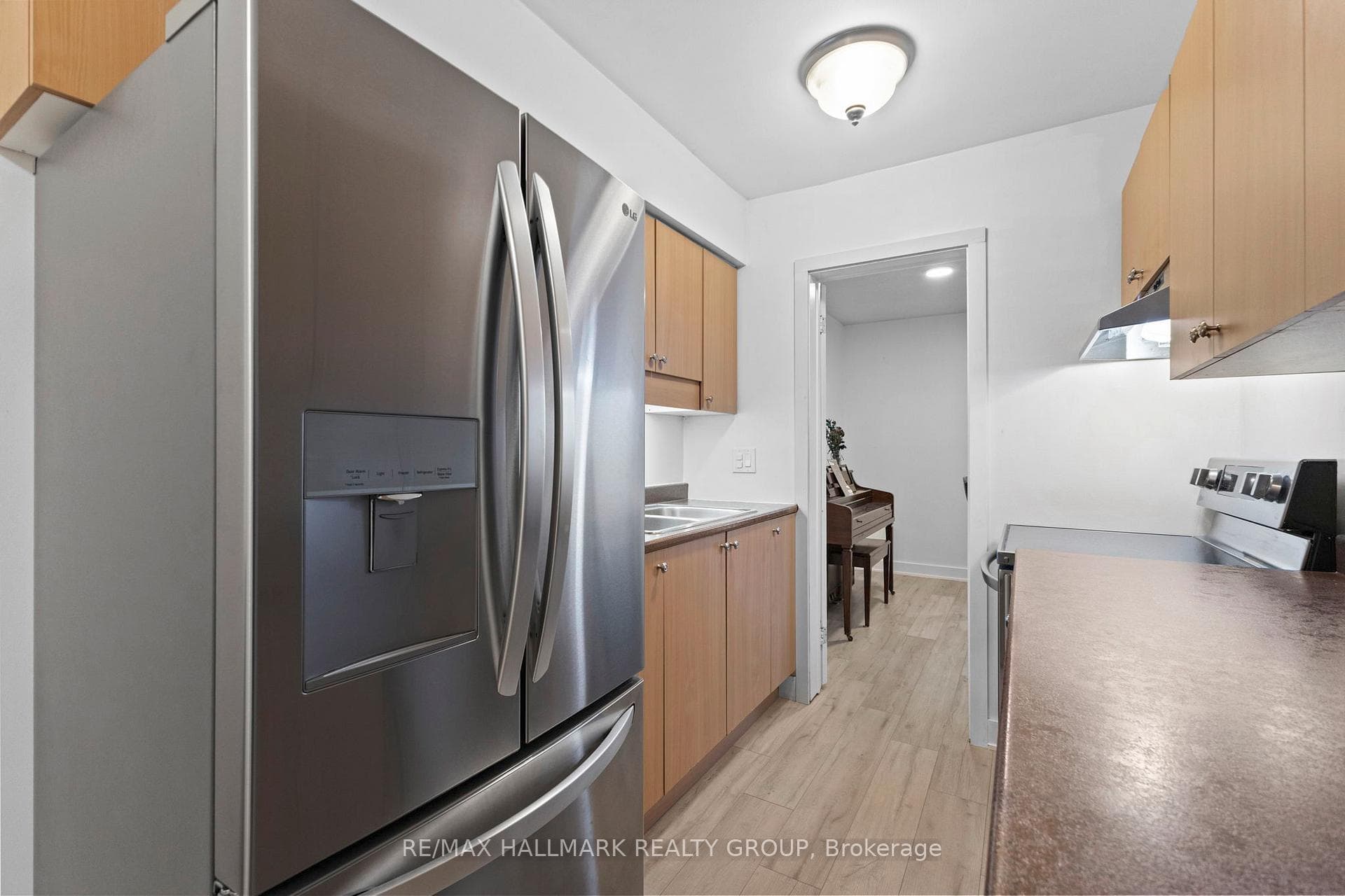 463 Canotia Place photo 18